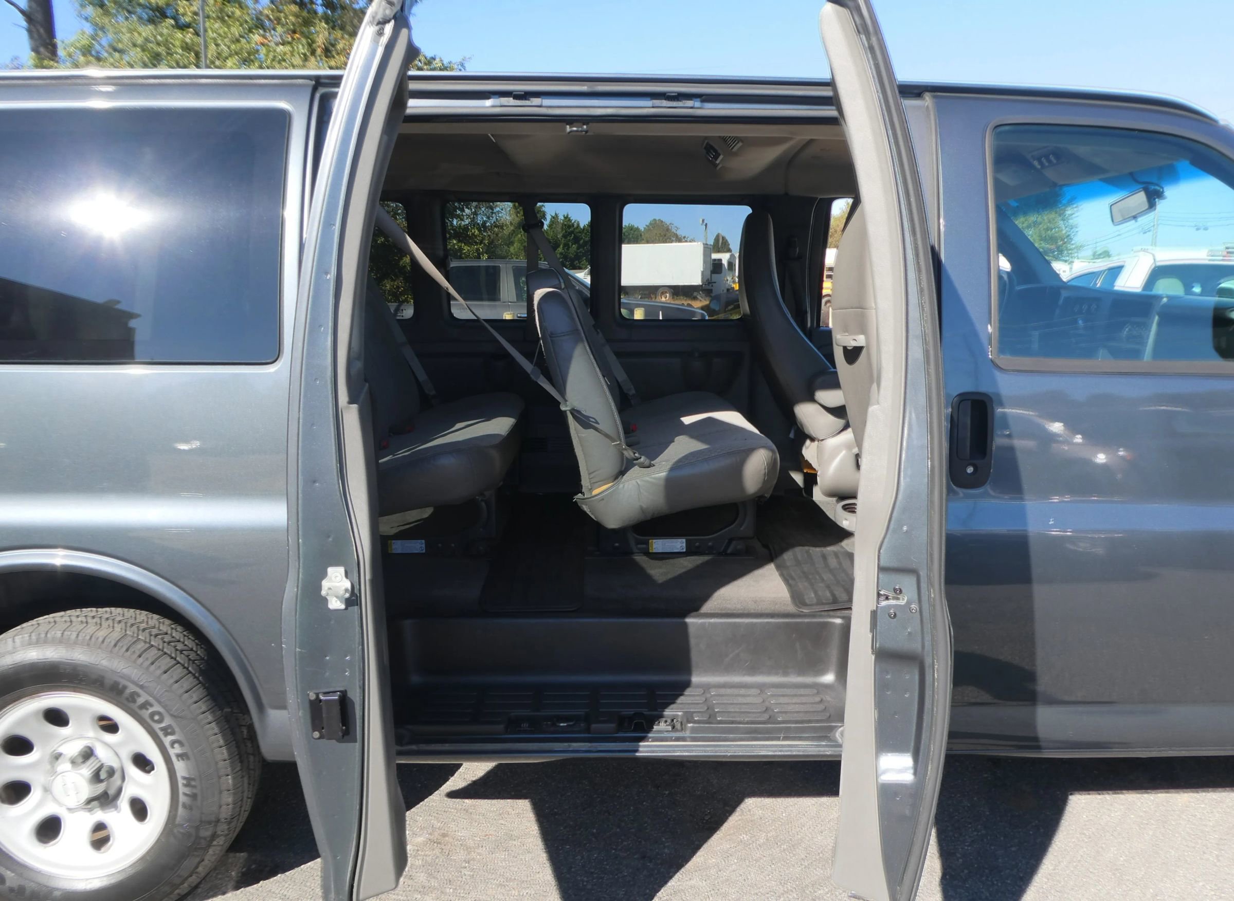 Used 2014 Chevrolet Express 1500 LS image 25