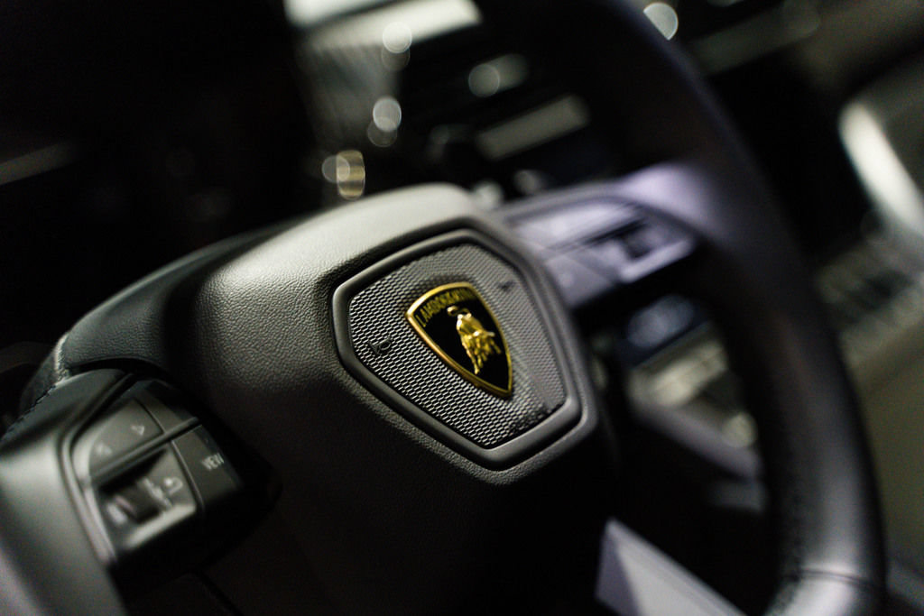 Used 2023 Lamborghini Urus S AWD/4WD image 3