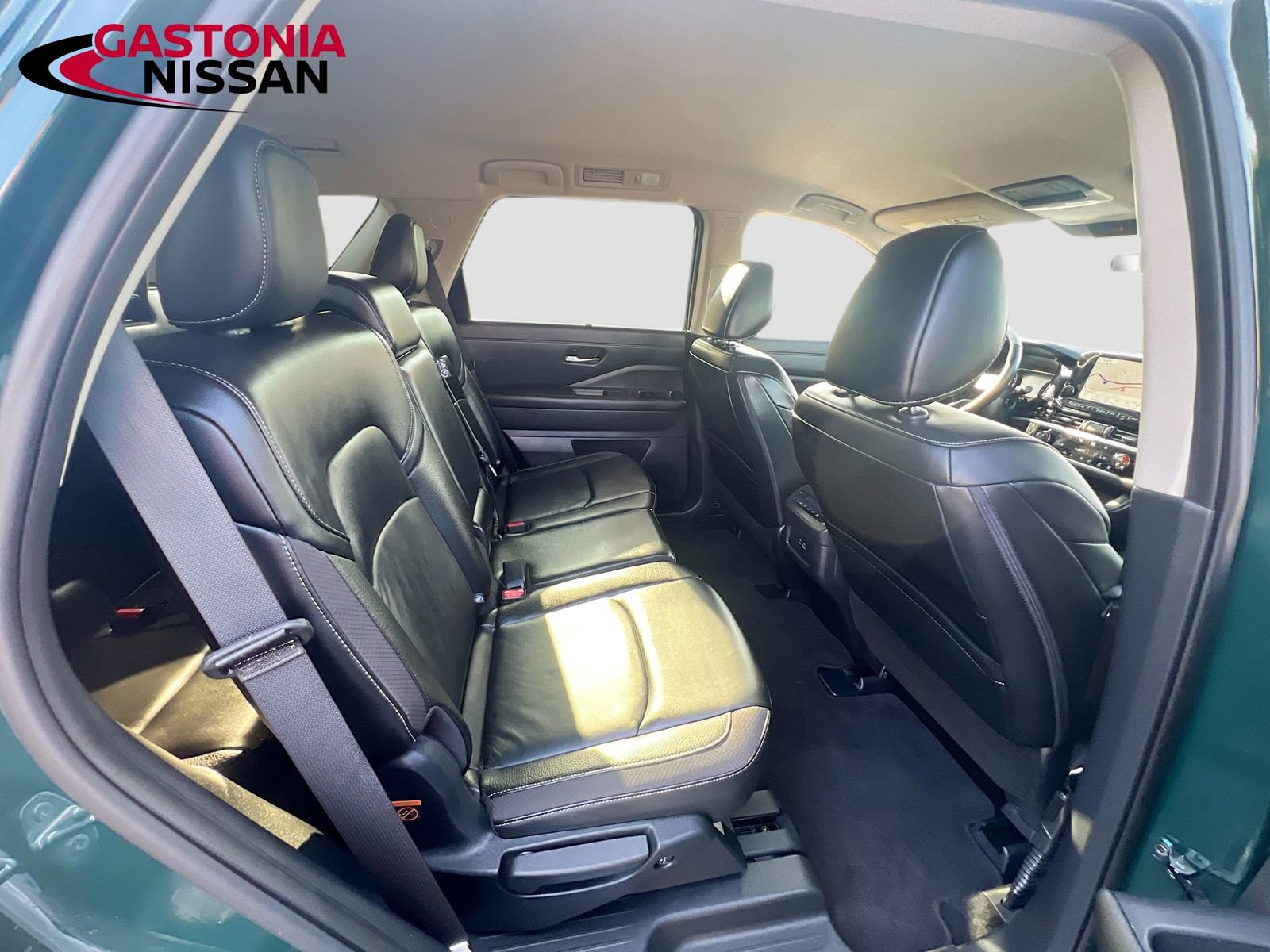 Used 2025 Nissan Pathfinder SL image 38