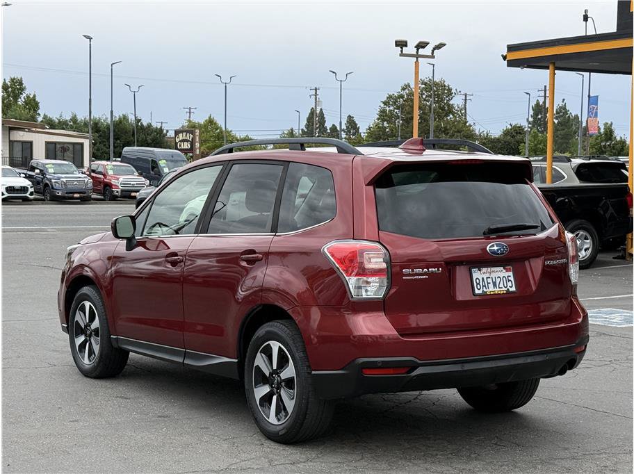 Used 2018 Subaru Forester 2.5i Limited AWD/4WD image 5