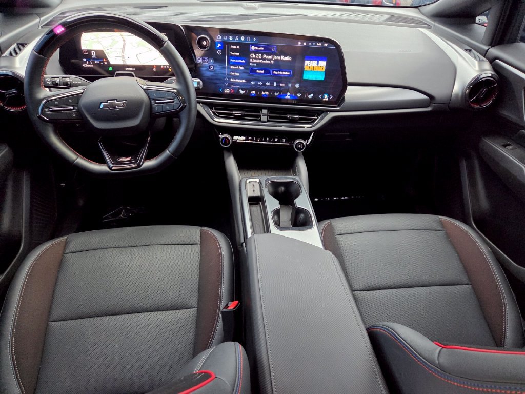 Certified 2024 Chevrolet Equinox EV RS FWD image 9