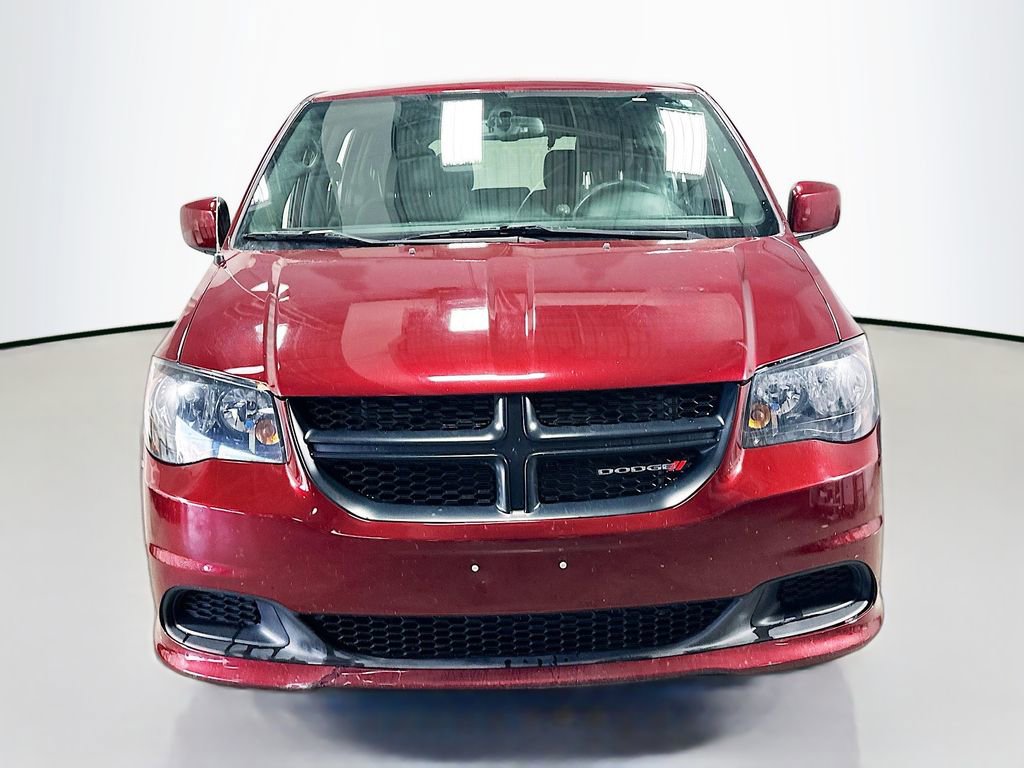 Used 2017 Dodge Grand Caravan SE image 2