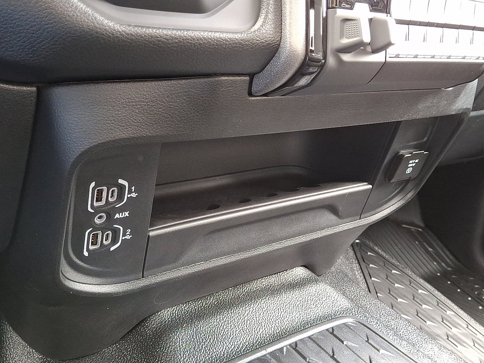New 2026 RAM 3500 Tradesman AWD/4WD image 11