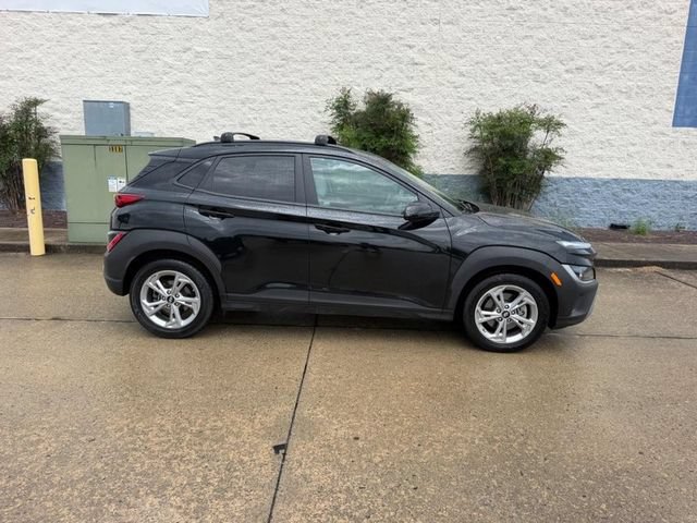 Used 2023 Hyundai Kona SEL AWD/4WD image 2