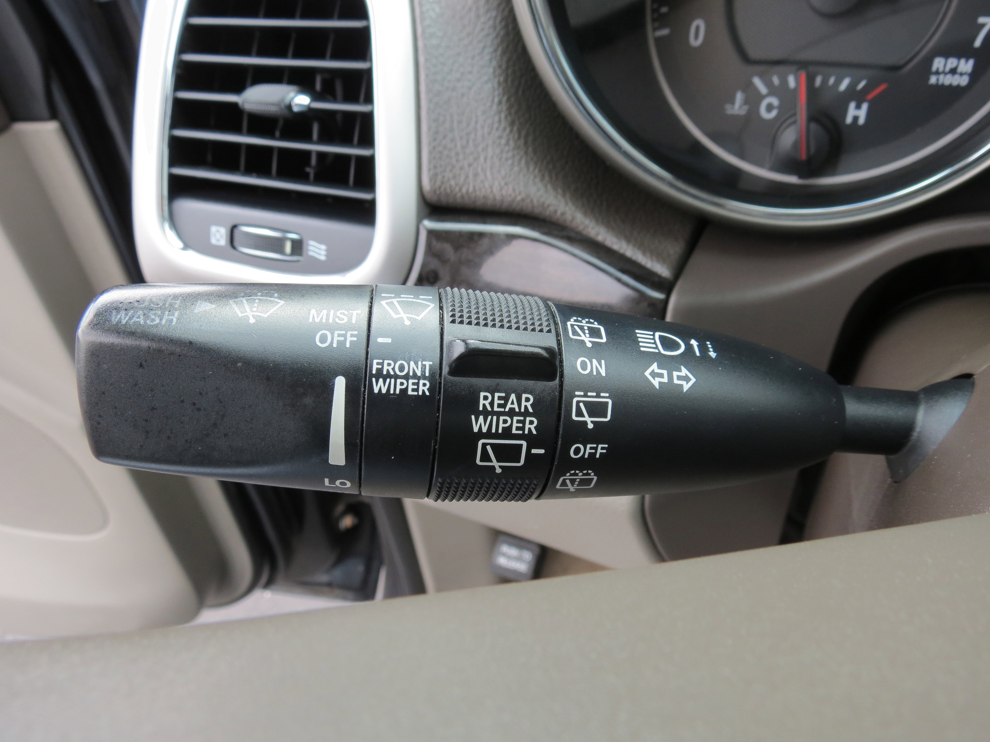 Used 2012 Jeep Grand Cherokee Laredo RWD image 16