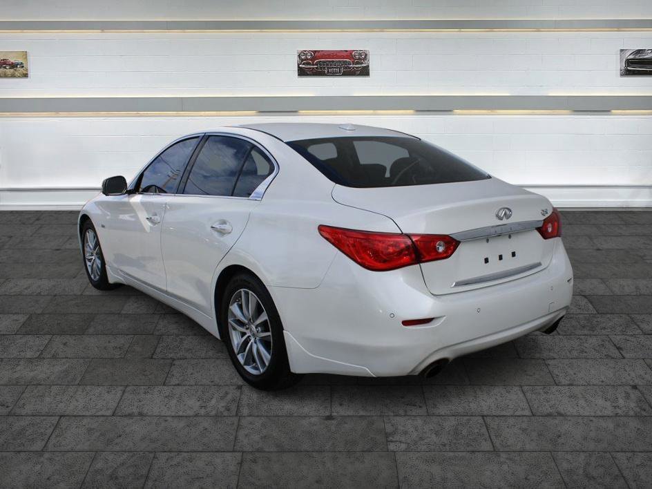 Used 2016 INFINITI Q50 3.0t Premium w/ Driver Assistance Package RWD image 5