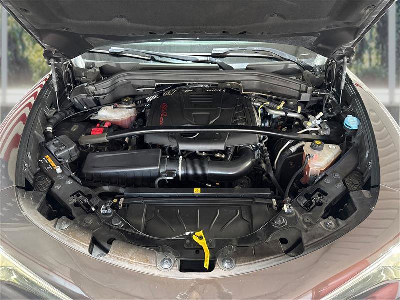 Used 2019 Alfa Romeo Stelvio AWD w/ Cold Weather Package image 22