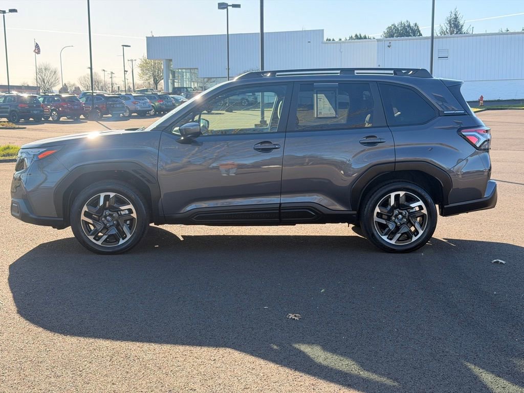 Used 2025 Subaru Forester Premium image 4