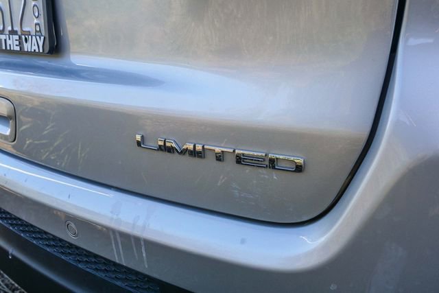 Used 2025 Jeep Compass Limited image 14