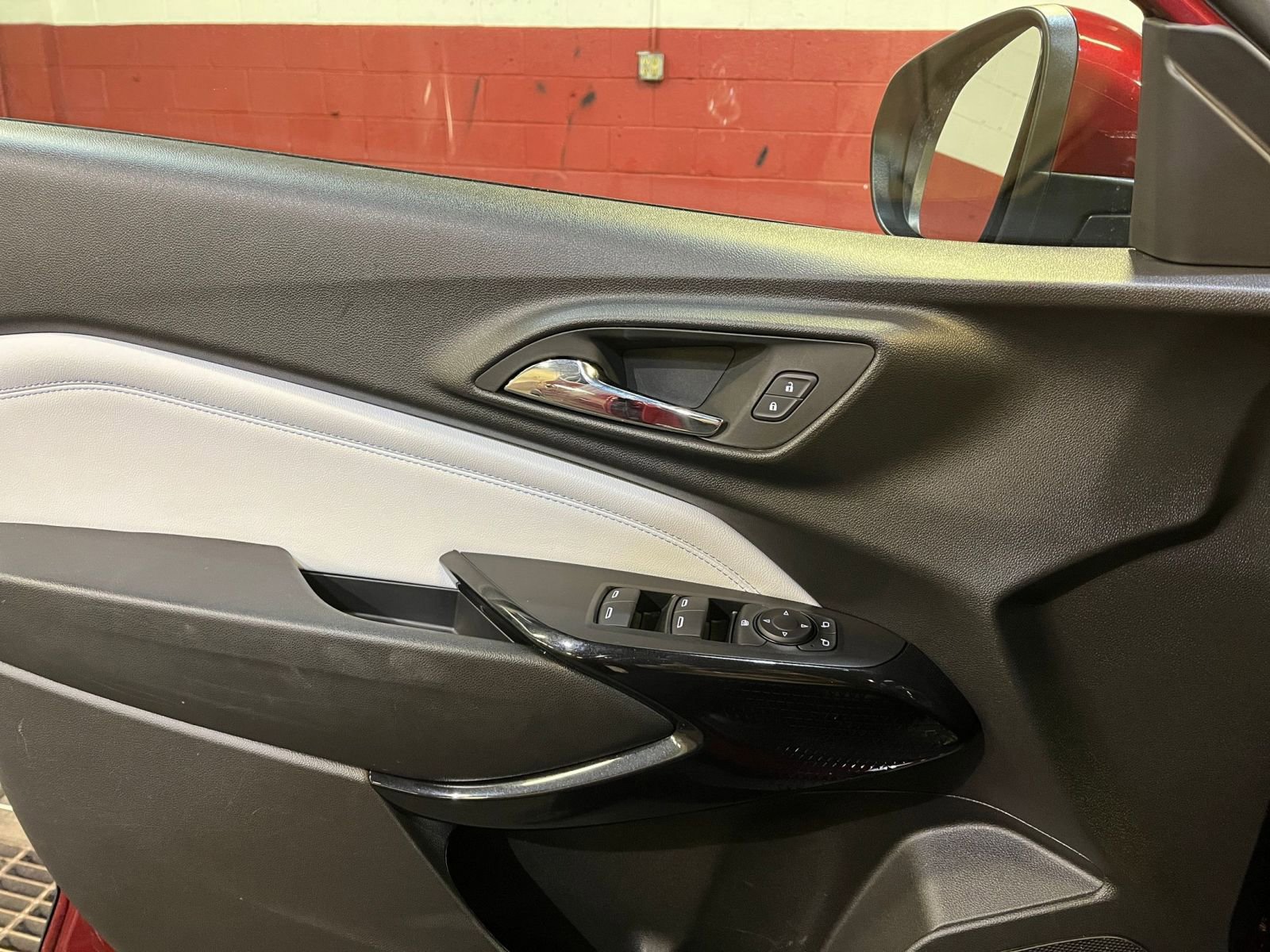 Used 2025 Chevrolet Trax LT image 20