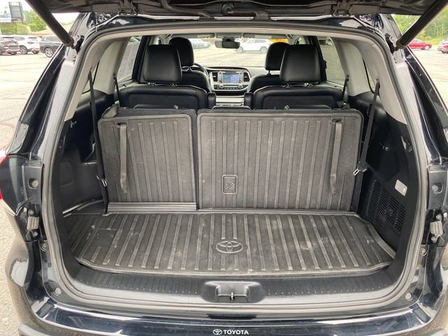 Used 2019 Toyota Highlander XLE AWD/4WD image 21