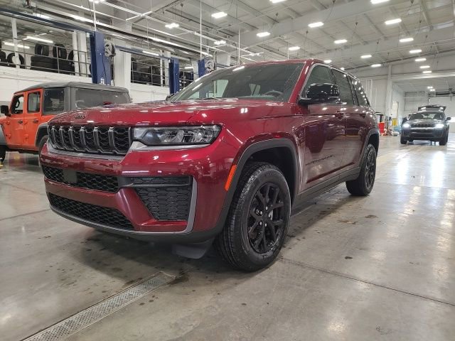 New 2026 Jeep Grand Cherokee Laredo