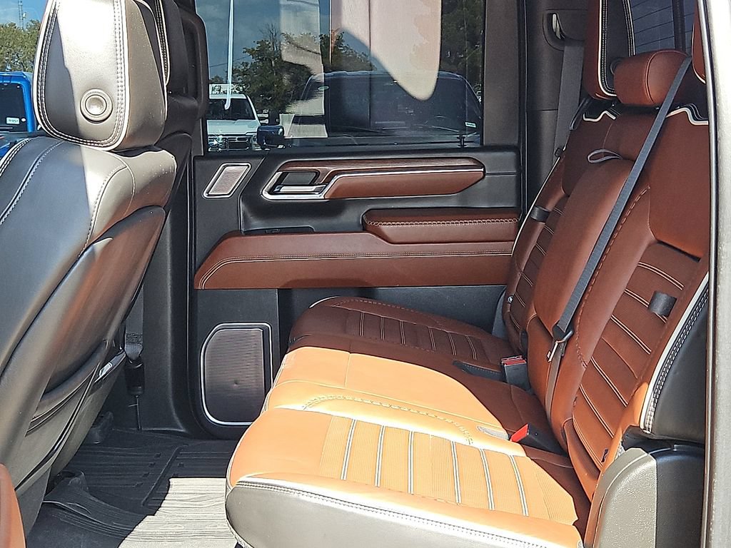 Used 2024 GMC Sierra 2500 Denali Ultimate AWD/4WD image 16
