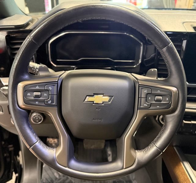 Used 2023 Chevrolet Silverado 1500 High Country w/ Technology Package AWD/4WD image 13