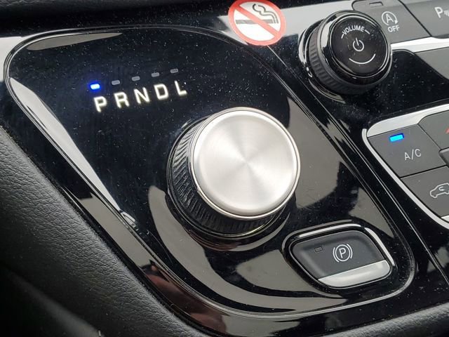 Used 2025 Chrysler Pacifica Limited image 21