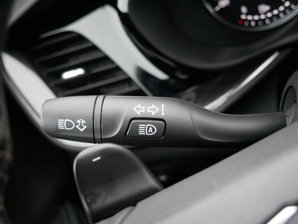 Used 2023 Buick Envision Essence w/ Sport Touring Package image 25