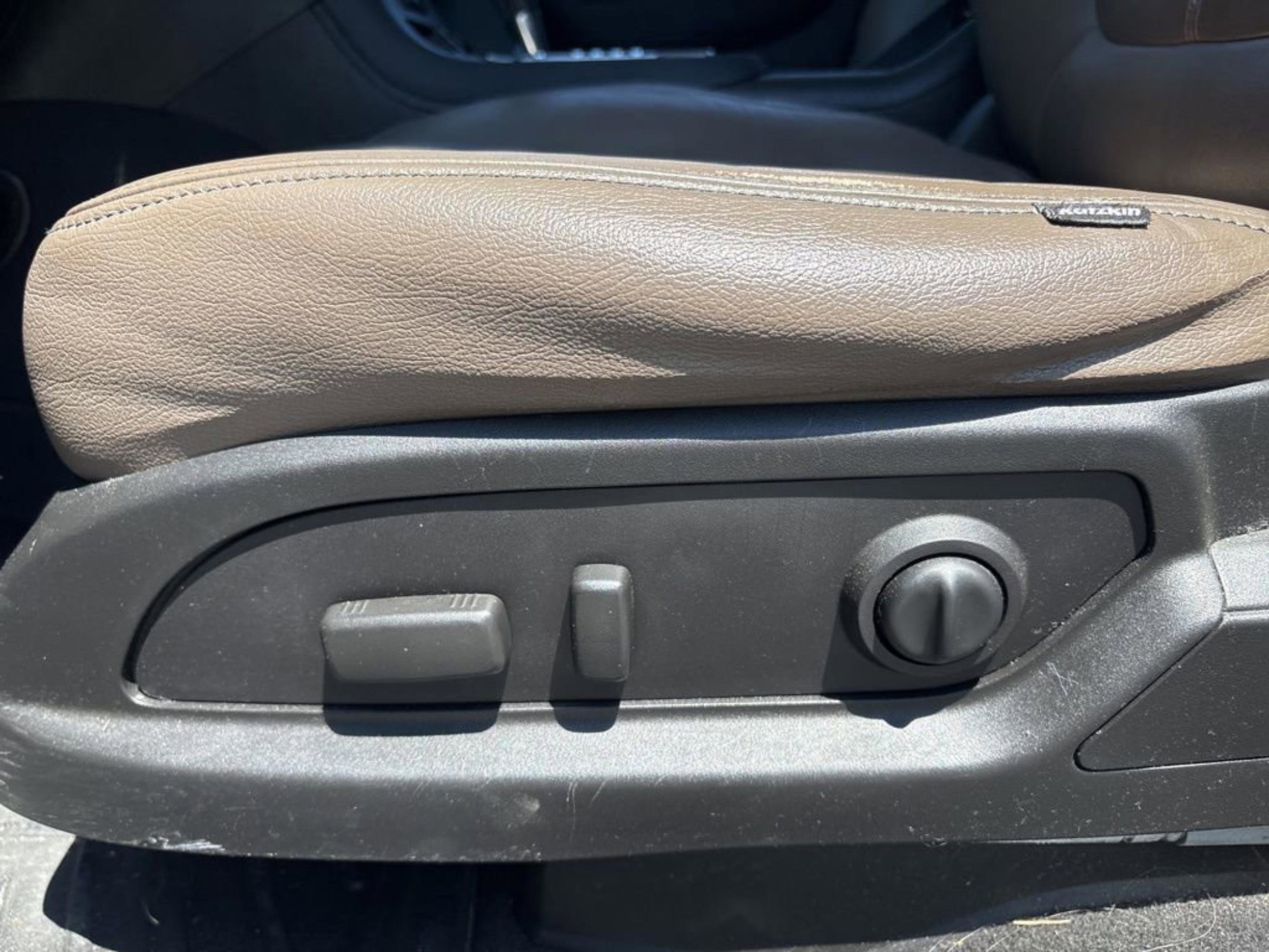 Used 2014 GMC Acadia SLE image 26