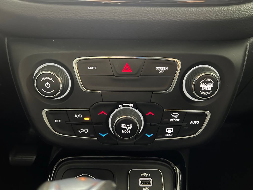Used 2020 Jeep Compass Limited AWD/4WD image 31