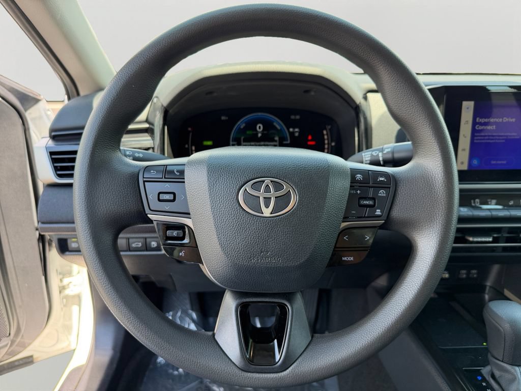 Used 2025 Toyota Camry LE FWD image 19