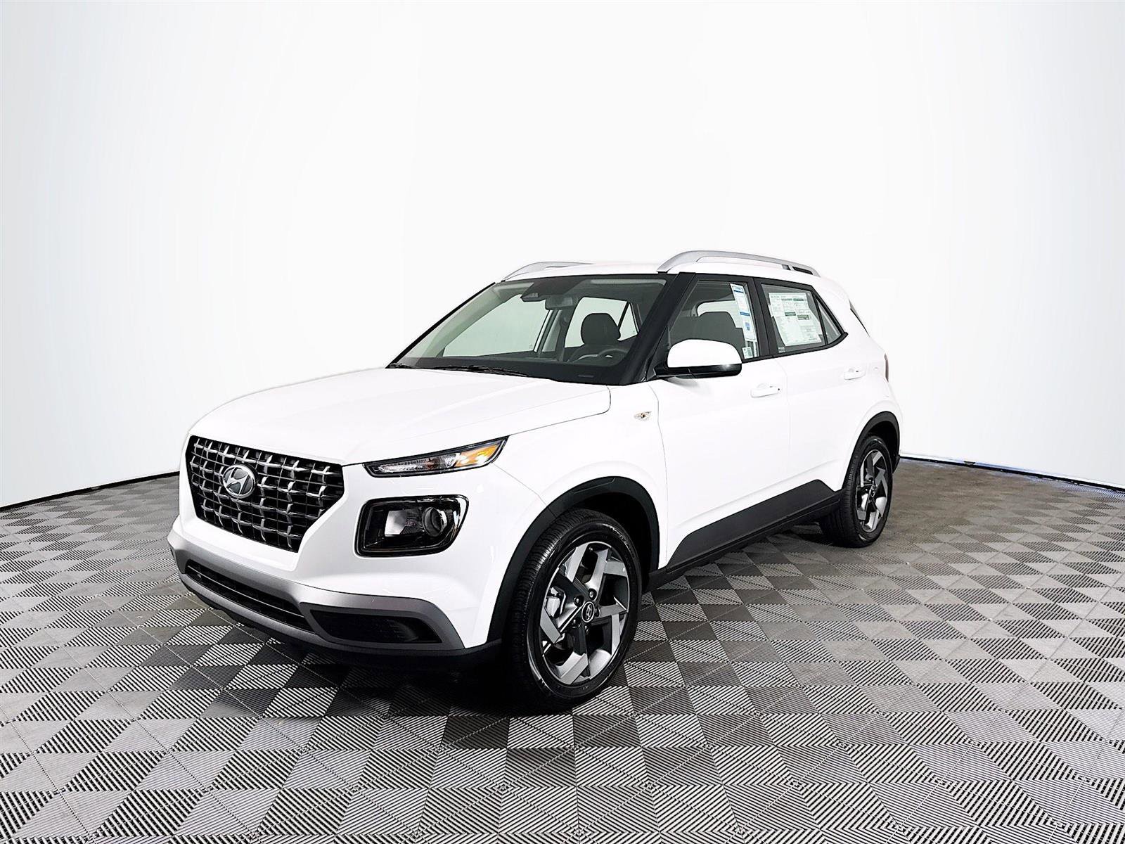 New 2025 Hyundai Venue SEL image 3