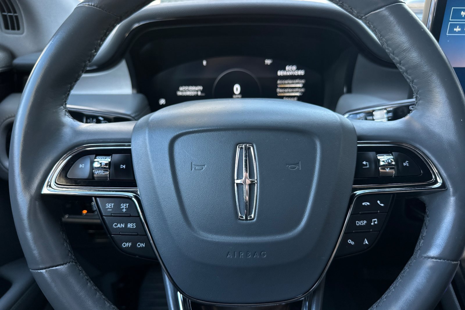 Used 2022 Lincoln Nautilus Reserve w/ Luxury Package image 23