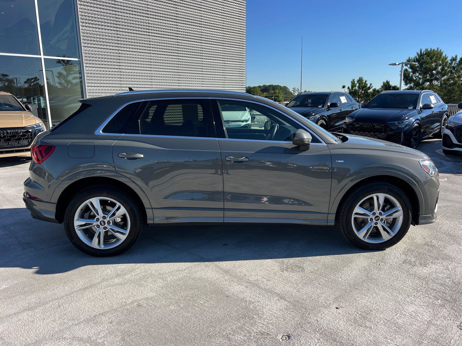 Used 2024 Audi Q3 2.0T Premium Plus w/ Premium Plus Package AWD/4WD image 4