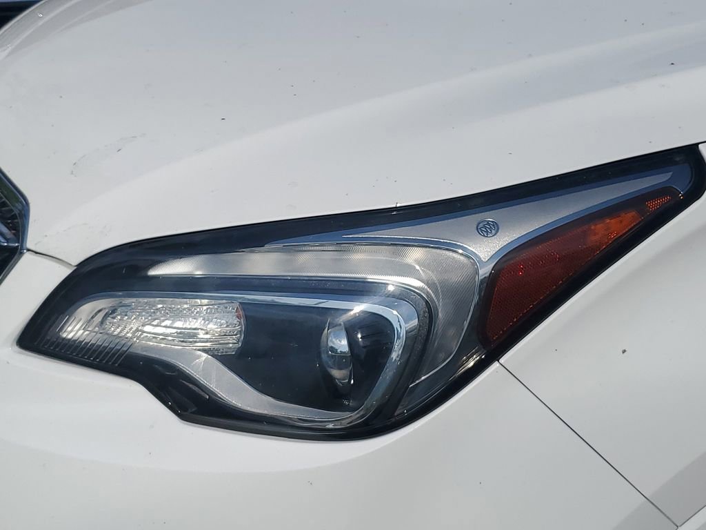 Used 2019 Buick Envision Essence image 9