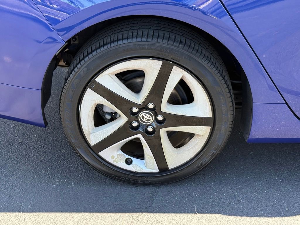 Used 2016 Toyota Prius Three Touring w/ Preferred Accessory Package image 14