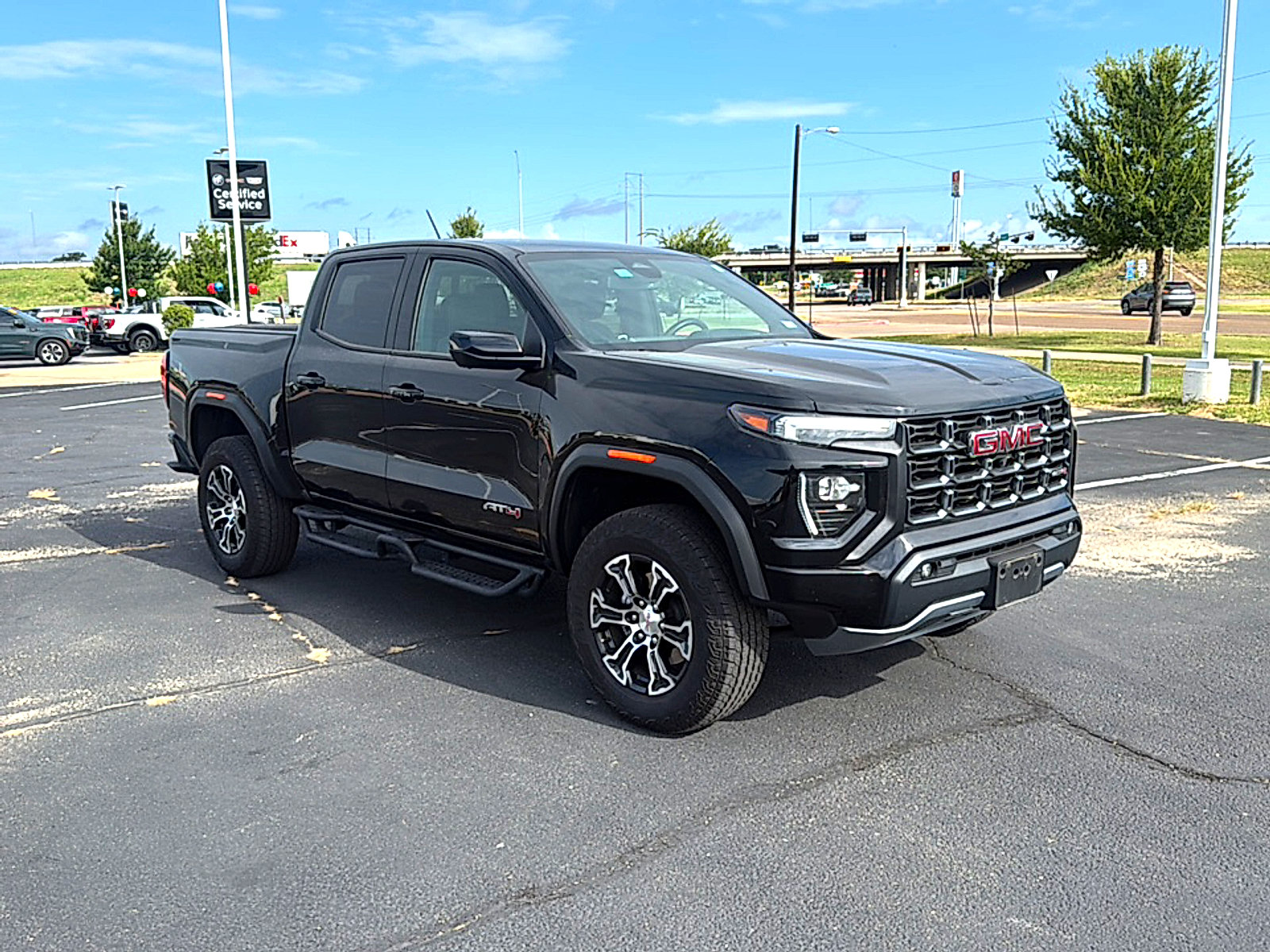 Used 2024 GMC Canyon AT4 w/ Technology Package AWD/4WD image 4