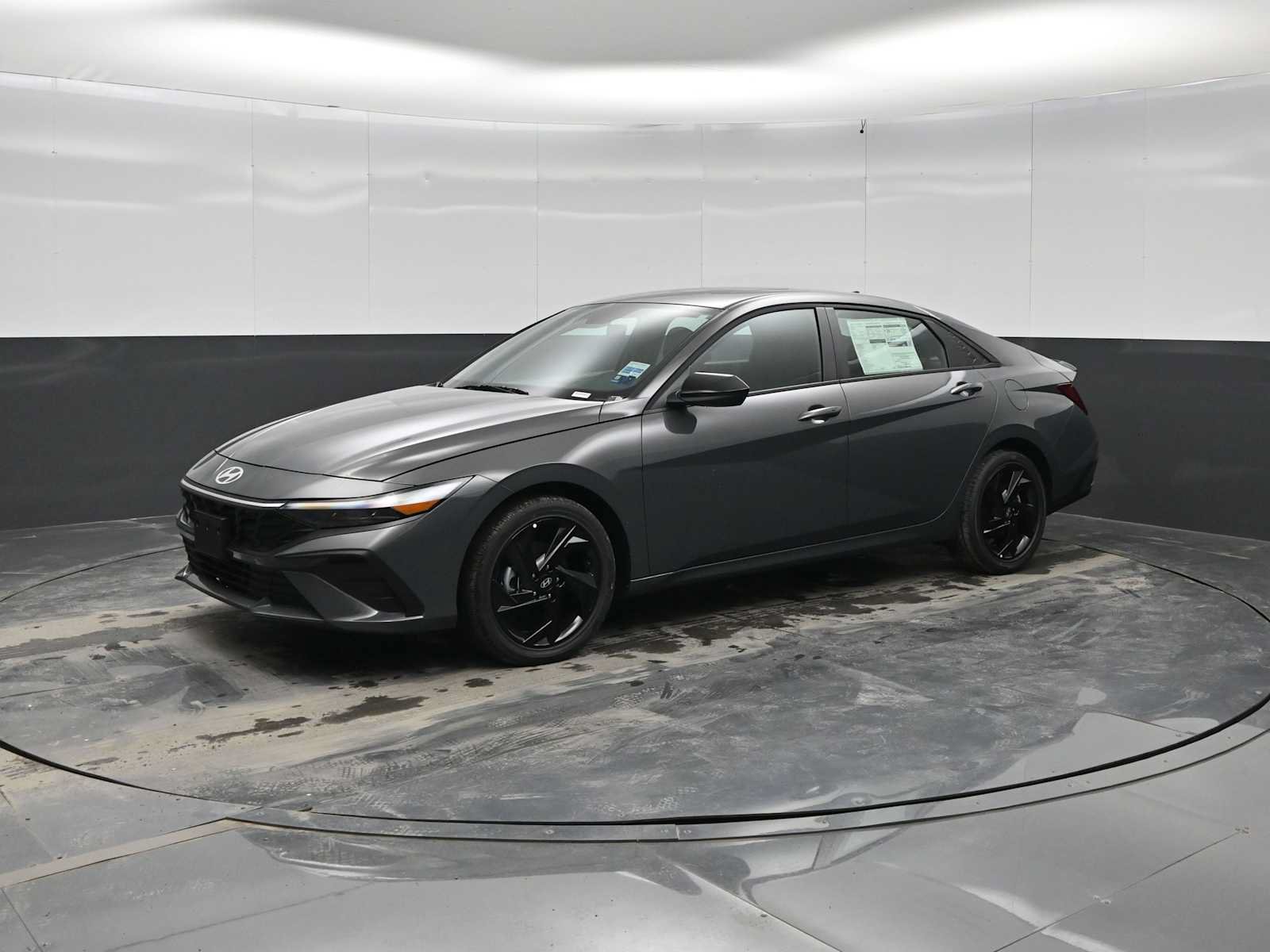 New 2026 Hyundai Elantra SEL Sport FWD image 1