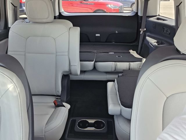 New 2026 Lincoln Aviator 2WD image 16