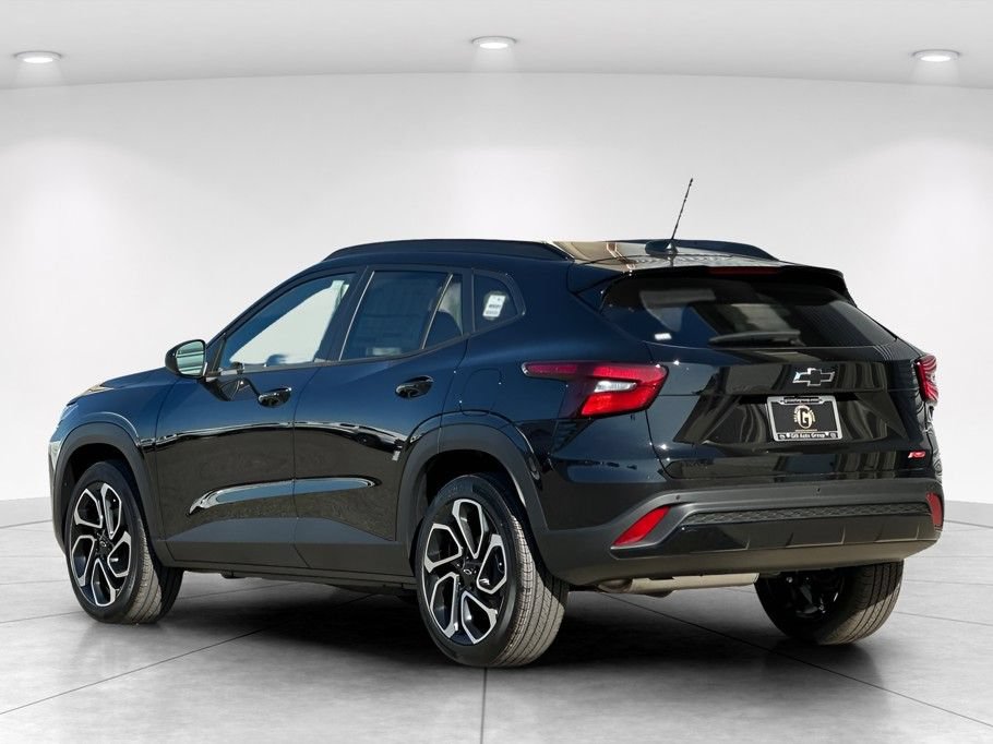 New 2026 Chevrolet Trax RS w/ Sunroof Package FWD image 4