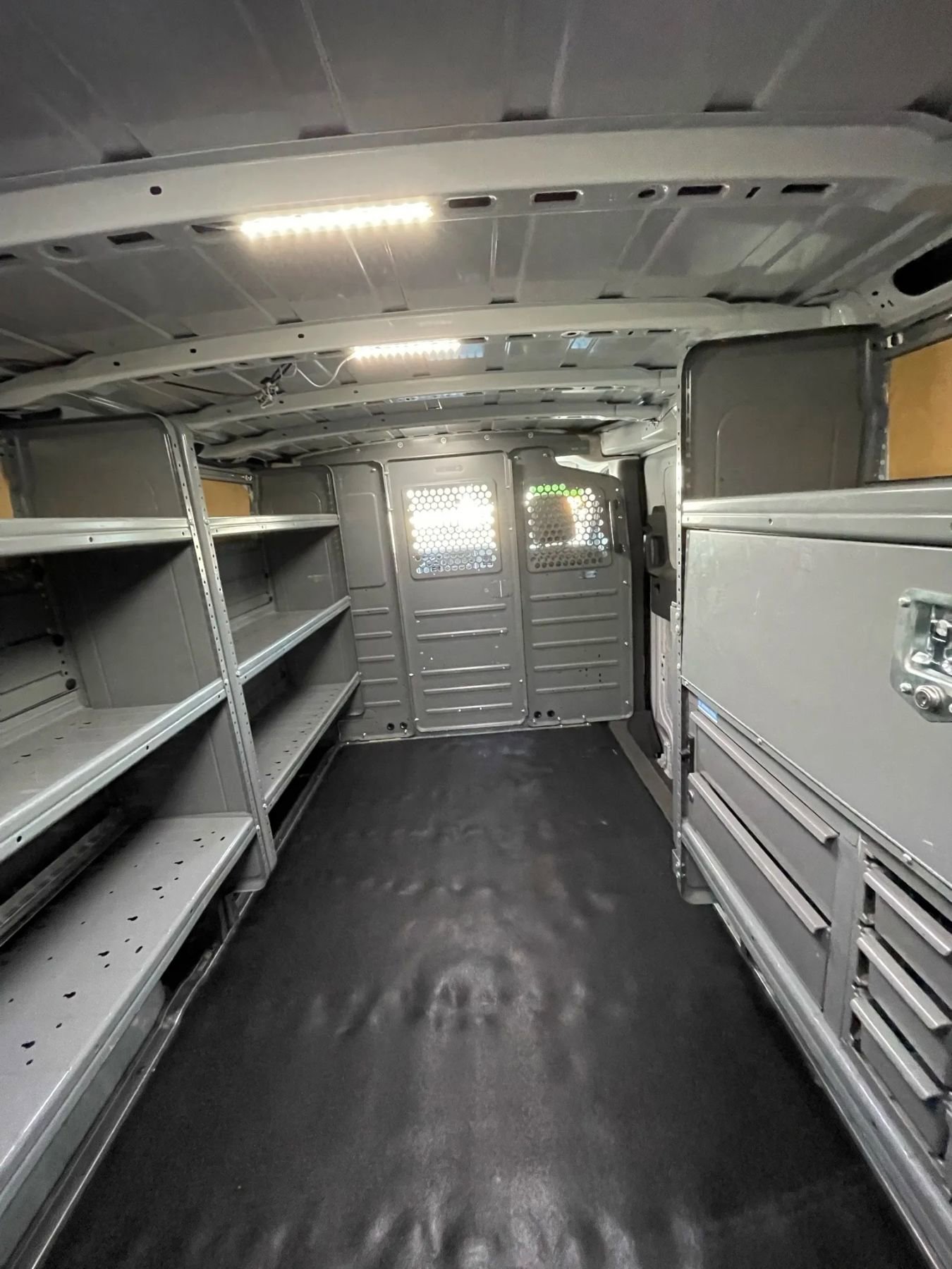 Used 2018 Nissan NV 1500 SV image 28