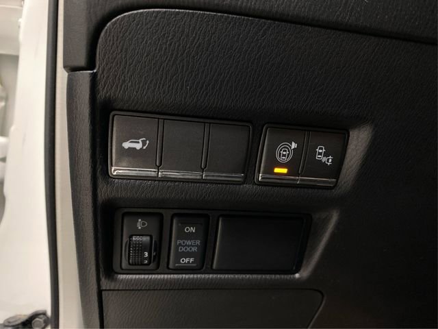 Used 2016 INFINITI QX80 4WD w/ Driver's Assistance Package image 21