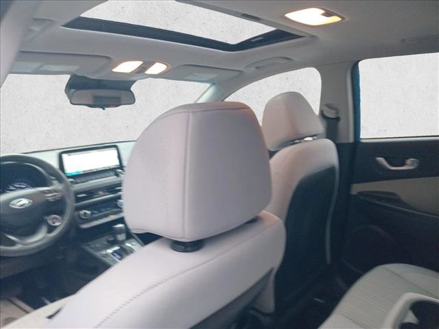 Certified 2023 Hyundai Kona SEL w/ Convenience Package image 10