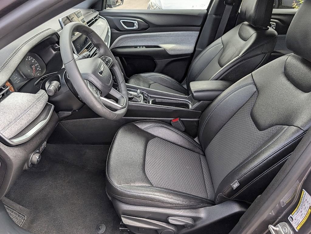 Used 2024 Jeep Compass Latitude AWD/4WD image 26