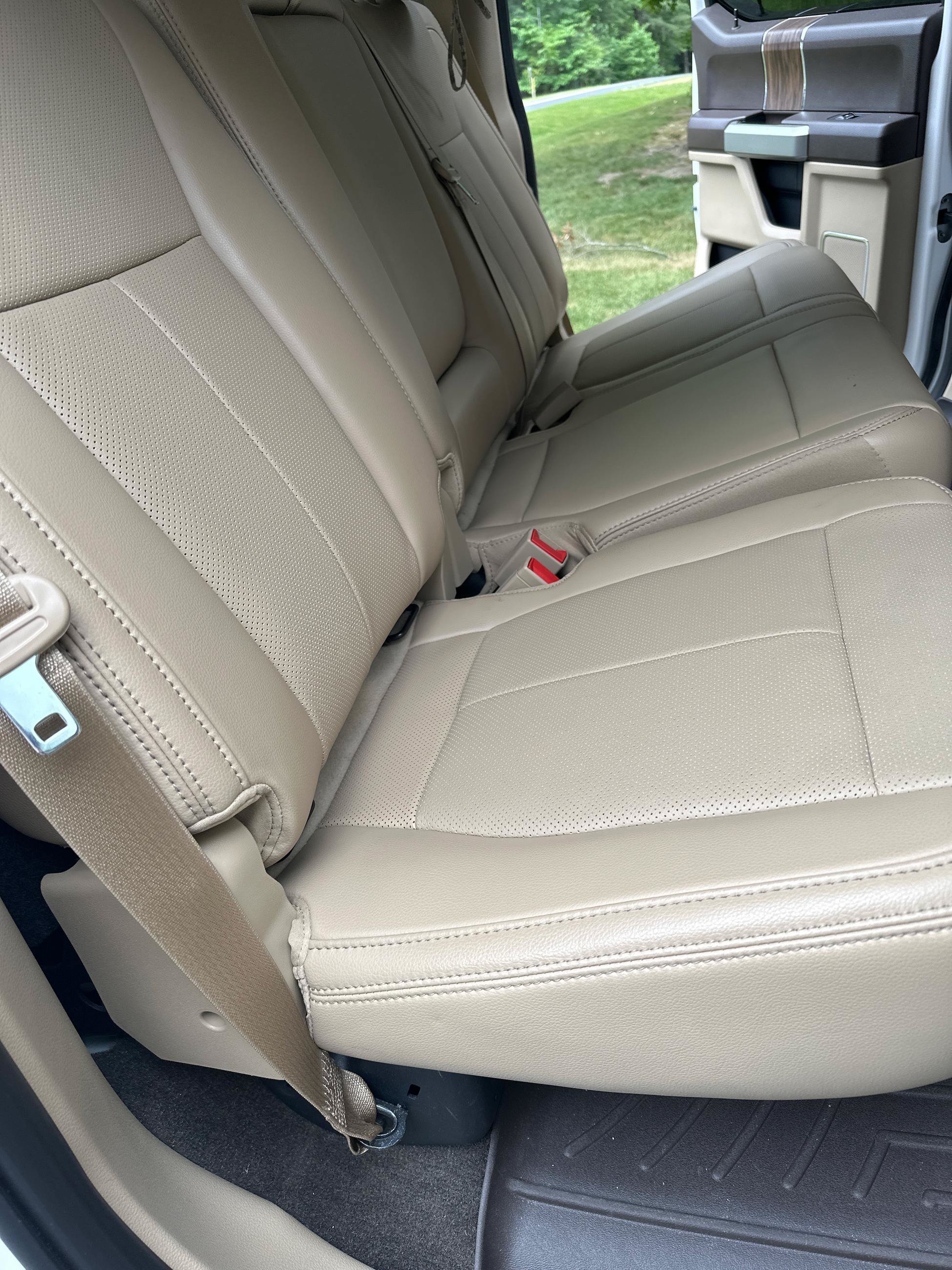 Used 2018 Ford F150 Lariat w/ Equipment Group 502A Luxury AWD/4WD image 13