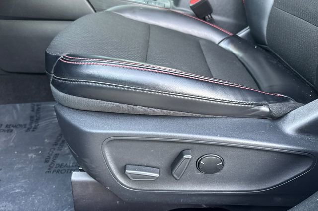Used 2025 Ford Escape ST-Line FWD image 13