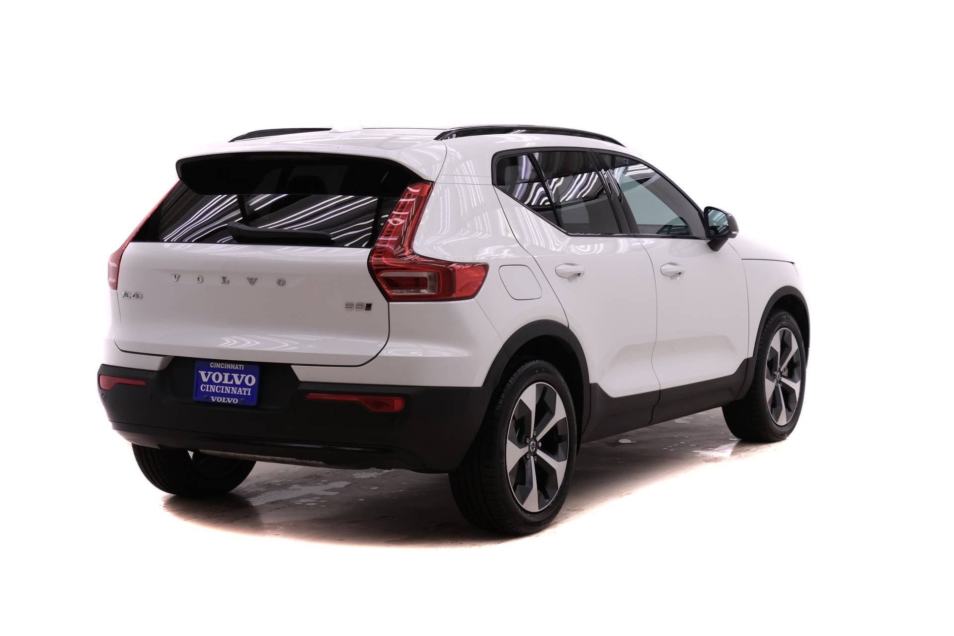 New 2026 Volvo XC40 B5 Core w/ Protection Package Premier AWD/4WD image 4