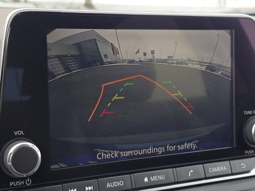 Used 2023 Nissan Rogue SV image 6