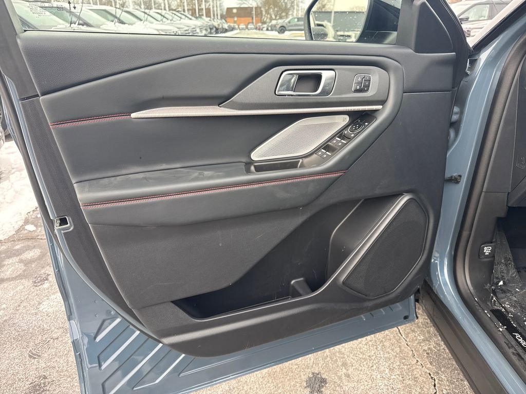 Used 2025 Ford Explorer ST w/ Sun And Sound Package image 32