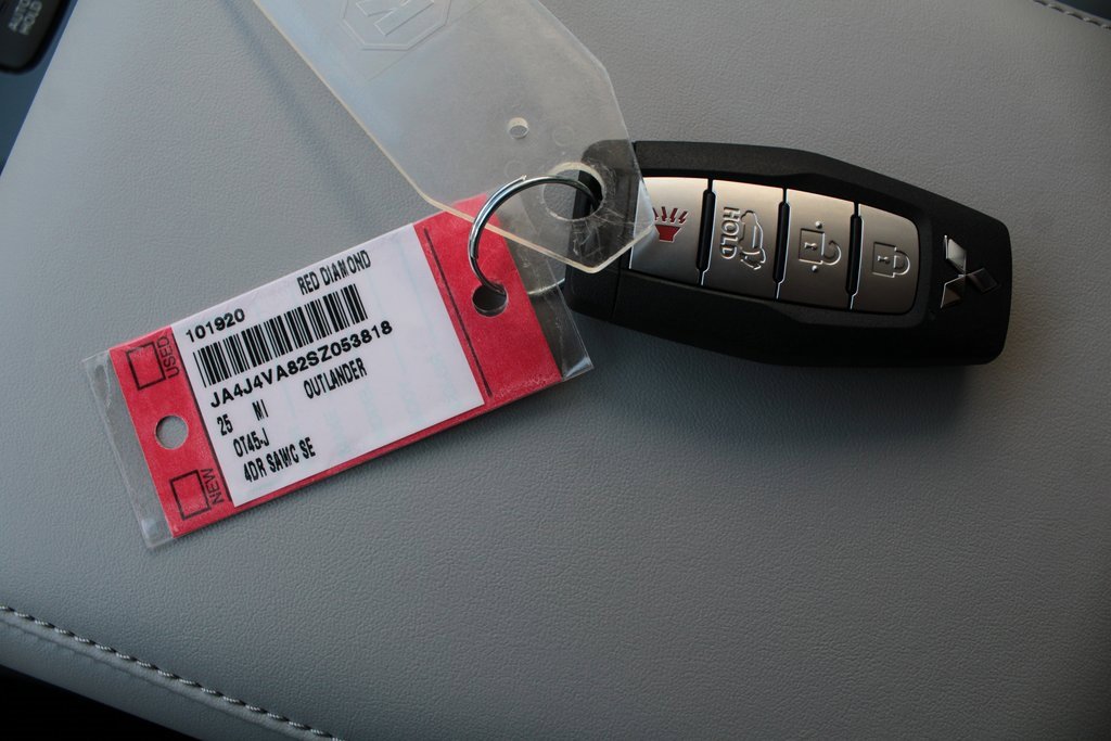 New 2025 Mitsubishi Outlander SE image 24