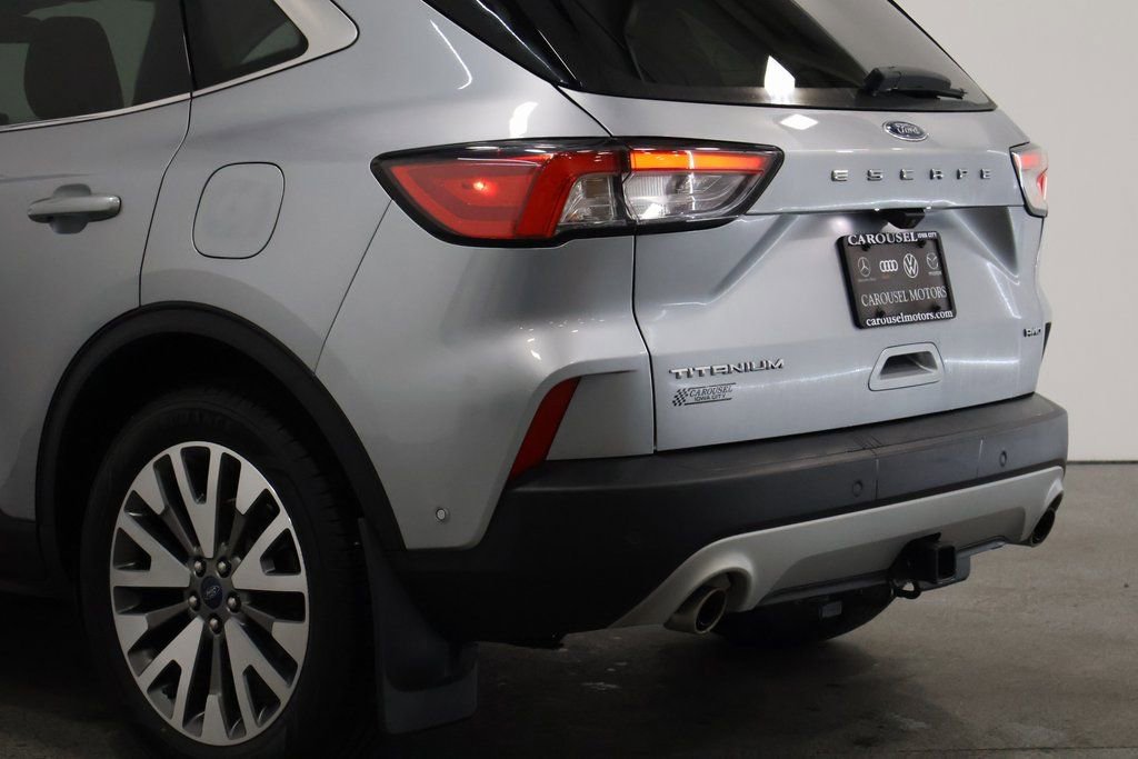 Used 2021 Ford Escape Titanium w/ Class II Trailer Tow Package image 10