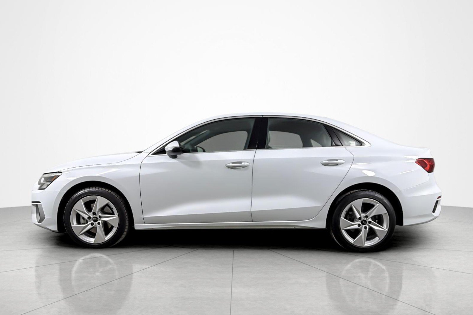Used 2023 Audi A3 2.0T Premium AWD/4WD image 2