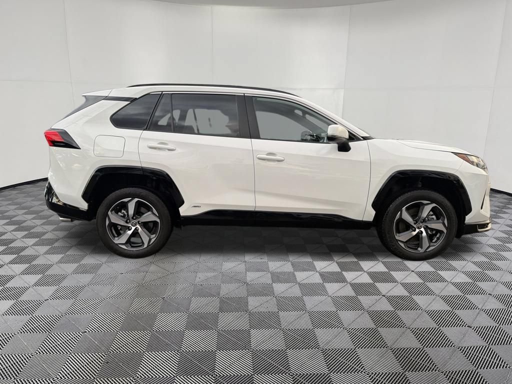 Used 2025 Toyota RAV4 SE AWD/4WD image 8