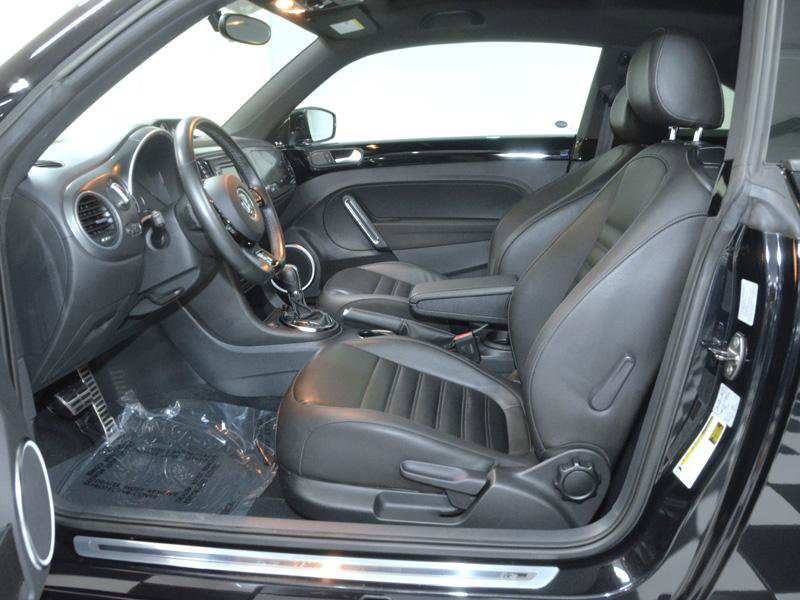 Used 2014 Volkswagen Beetle R-Line FWD image 18