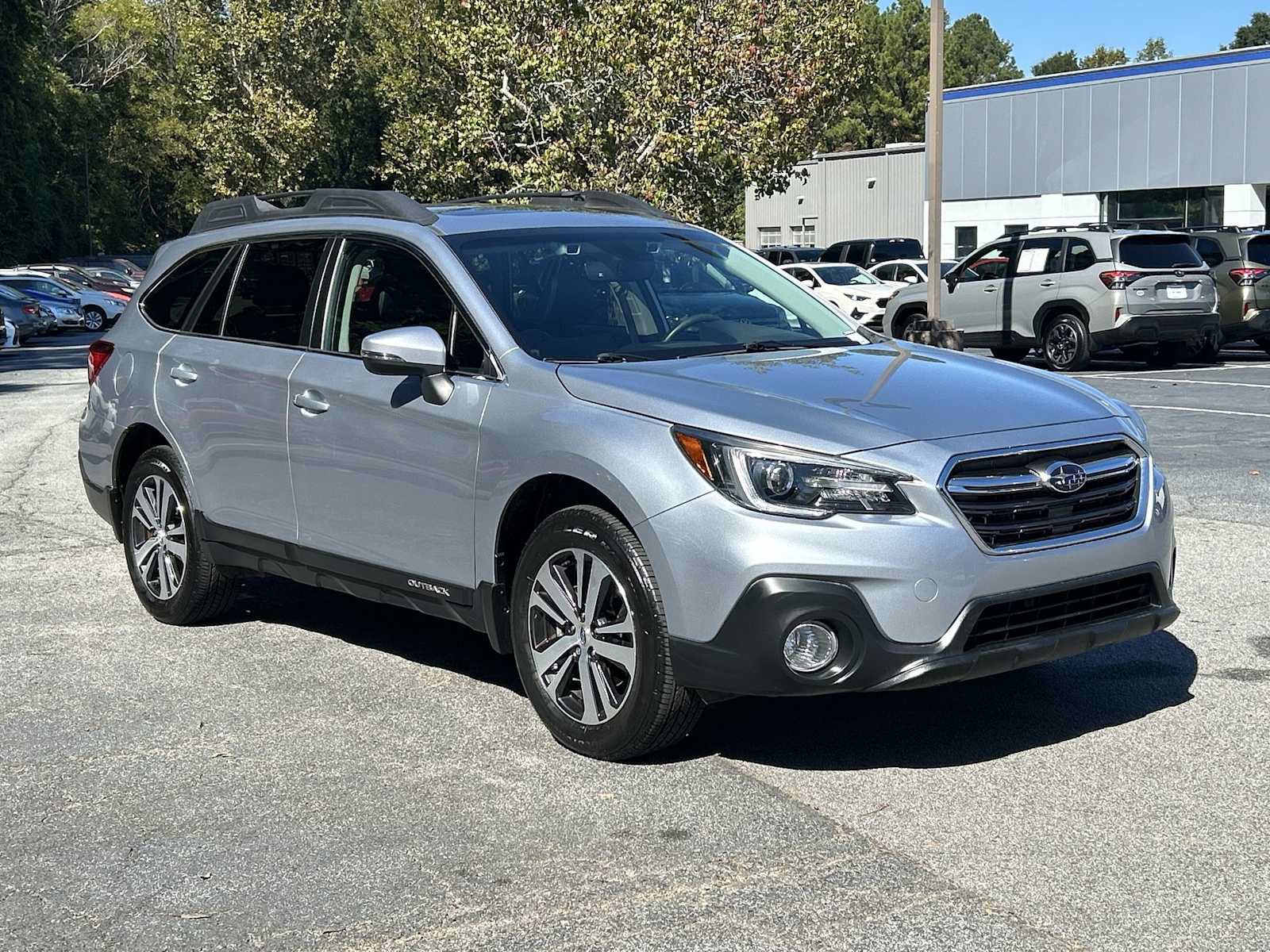 Used 2018 Subaru Outback 2.5i Limited AWD/4WD image 5
