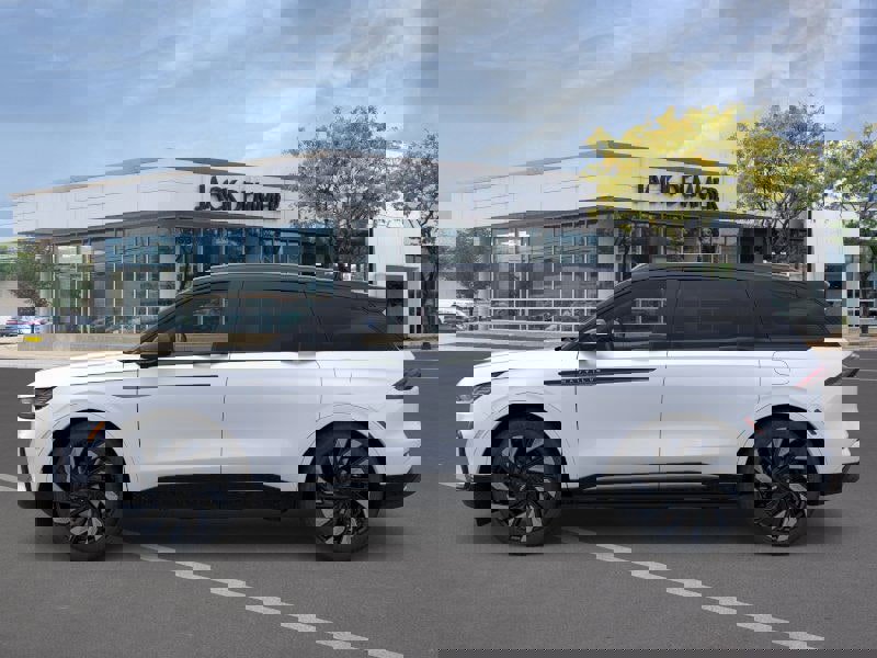 New 2026 Lincoln Nautilus Reserve w/ Jet Appearance Package image 3