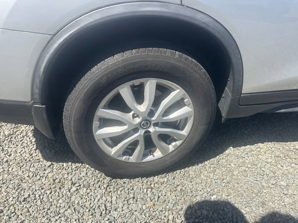 Used 2018 Nissan Rogue SV AWD/4WD image 20