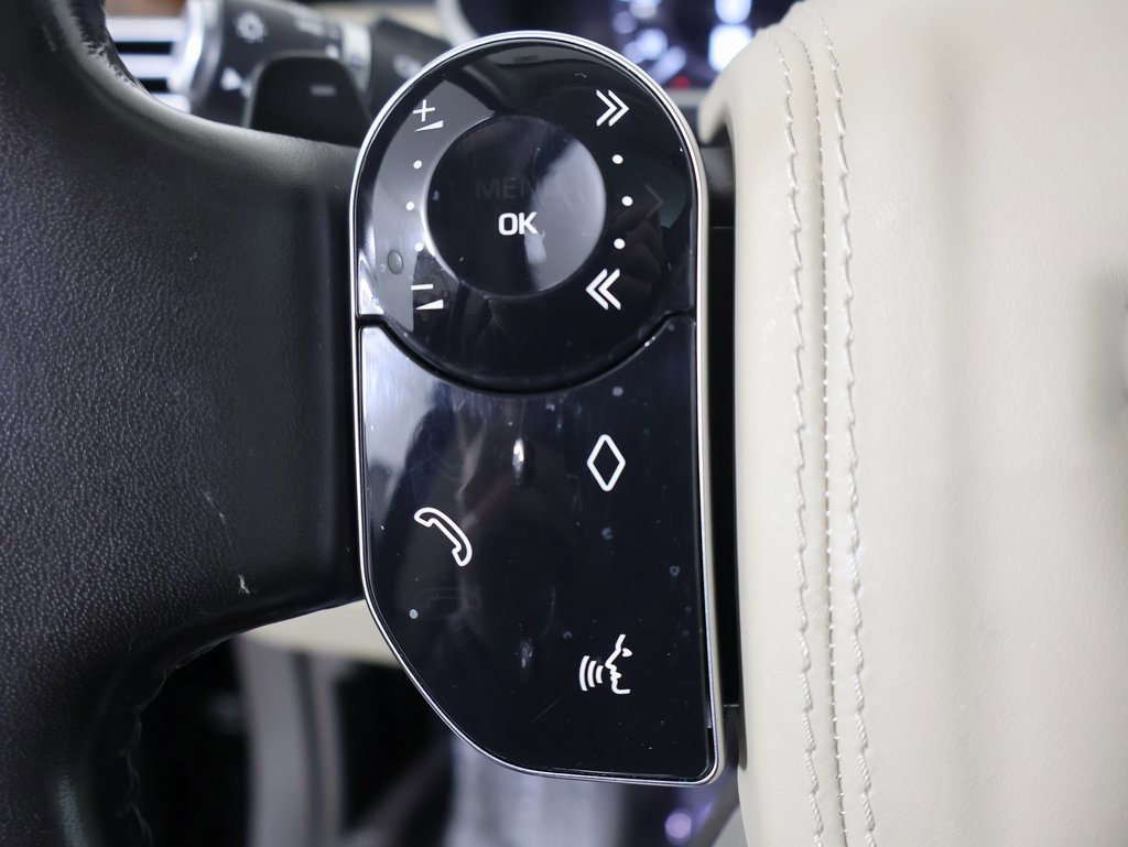 Used 2020 Land Rover Range Rover HSE image 29